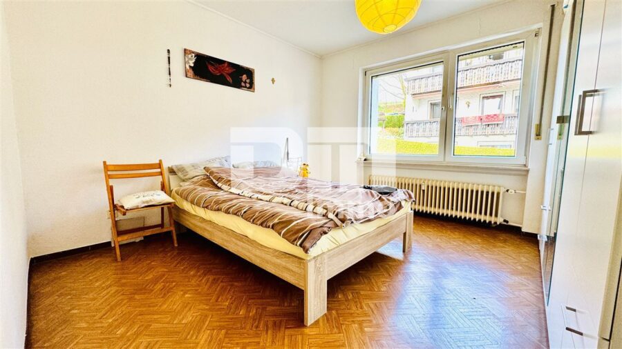 Hochwertiges Drei- bis Vierfamilienhaus in erhobener Ortsrandlage - EG Schlafzimmer